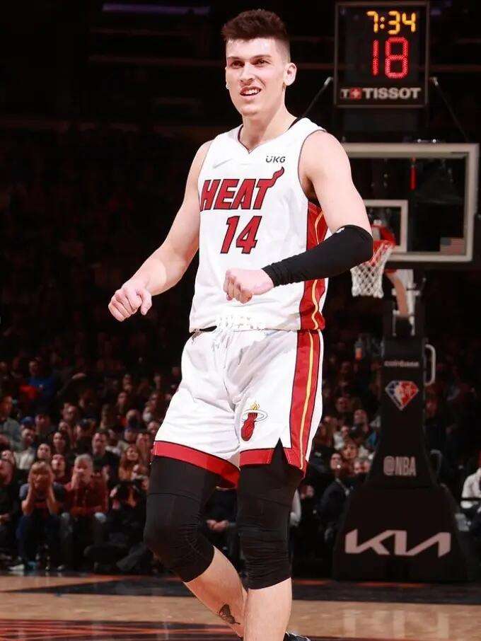 非凡的摔跤 非凡的摔跤